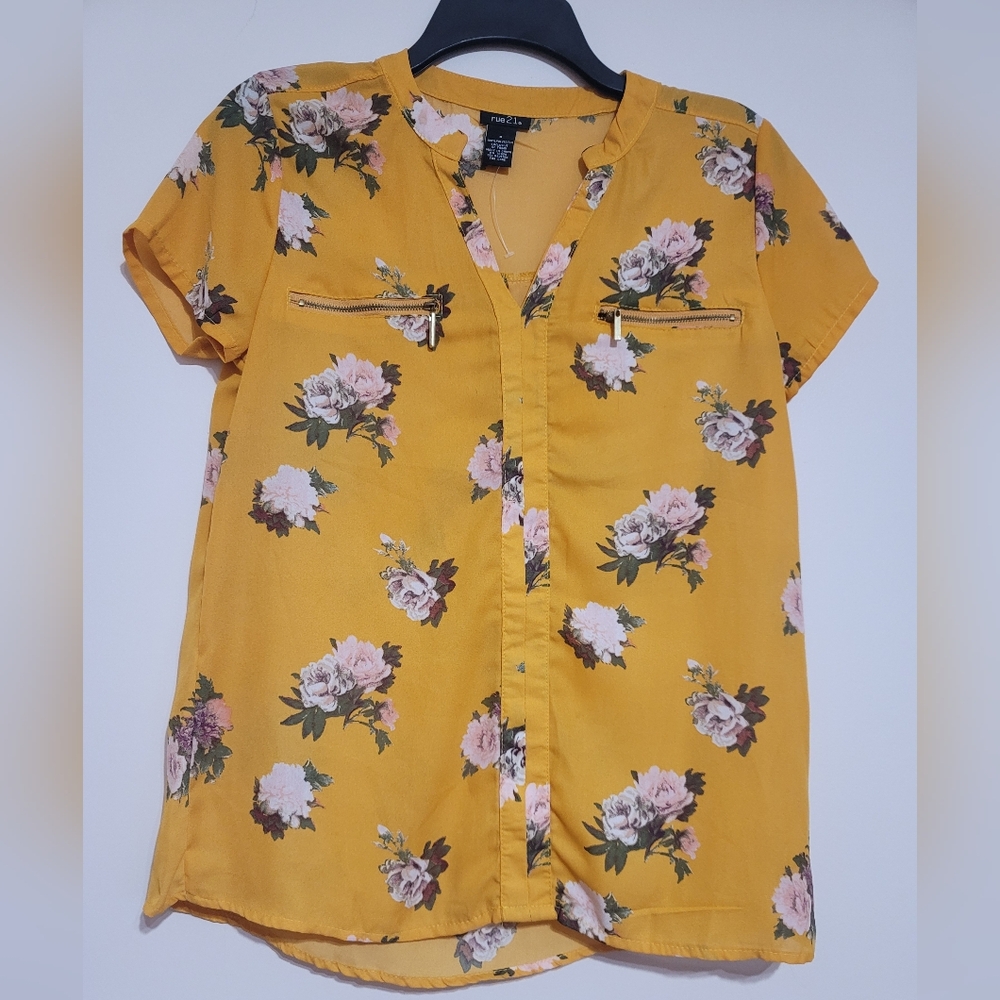 Rue21 Yellow Floral Button-Up Blouse